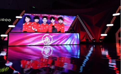守望先锋与永劫无间联动揭幕 D.Va与沈妙对决精彩纷呈
